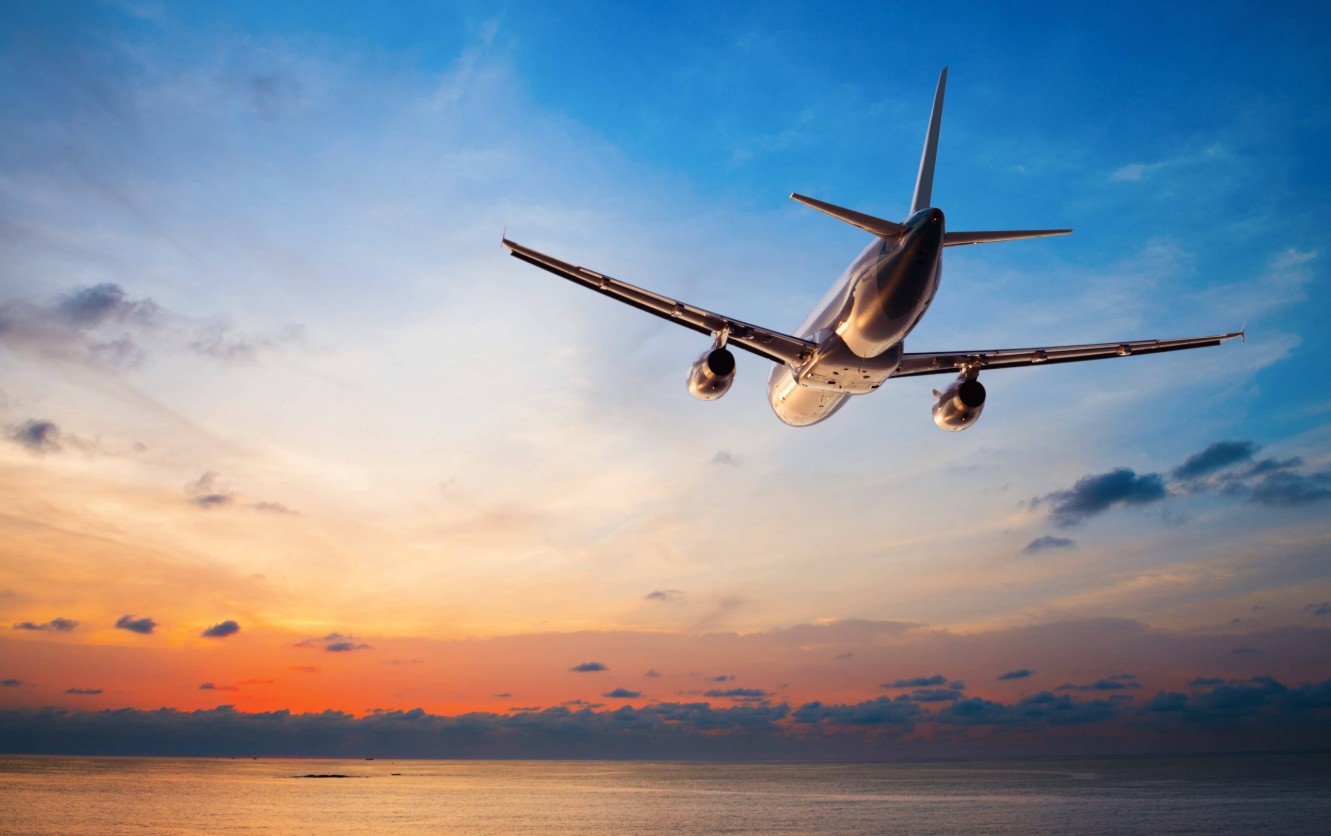 Expedia&reg; Customer Service Complete Guide = Step-by-Step Help &amp; Support 24/7 Expedia